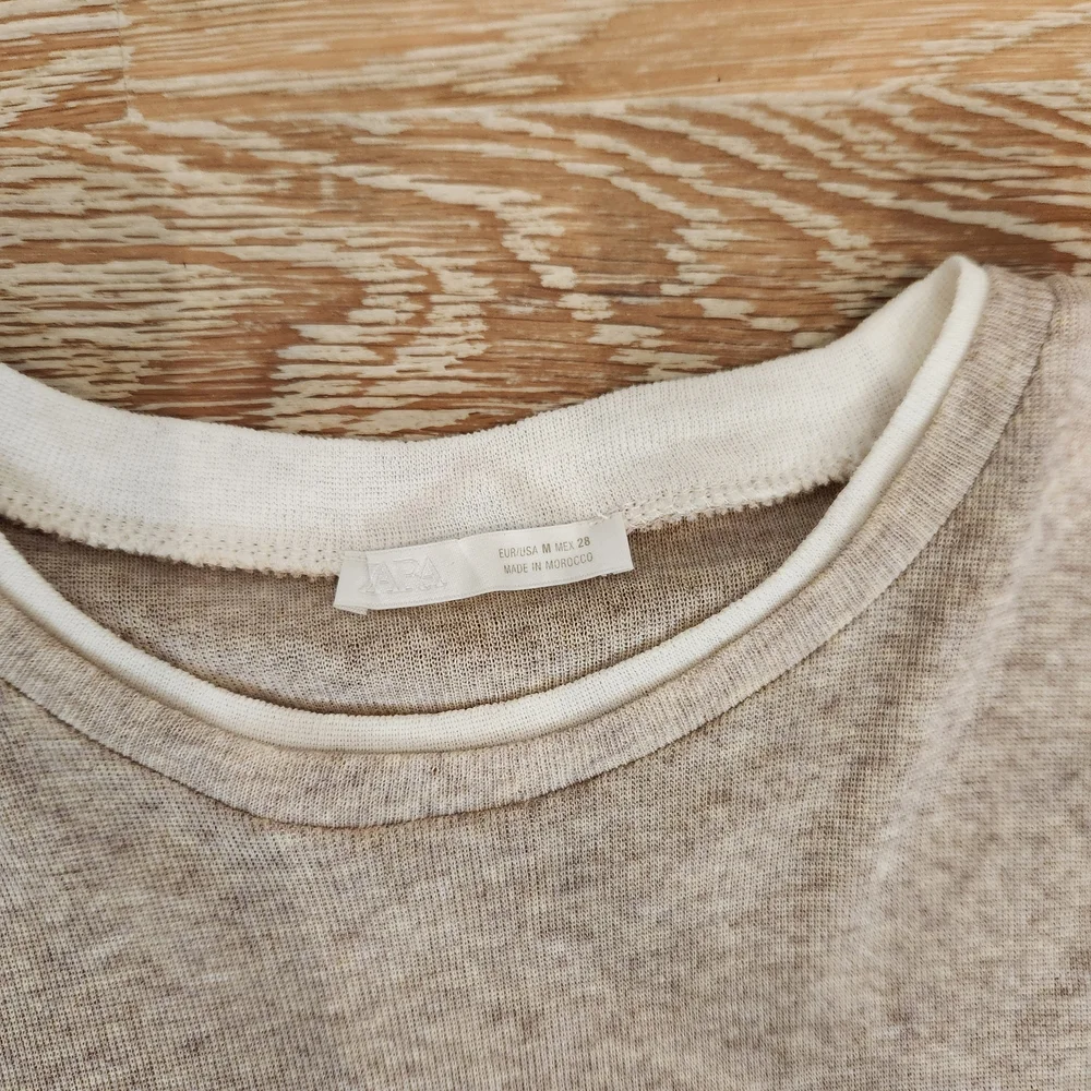 Zara Beige and White Short Sleeve Tee - Picture 2 of 2
